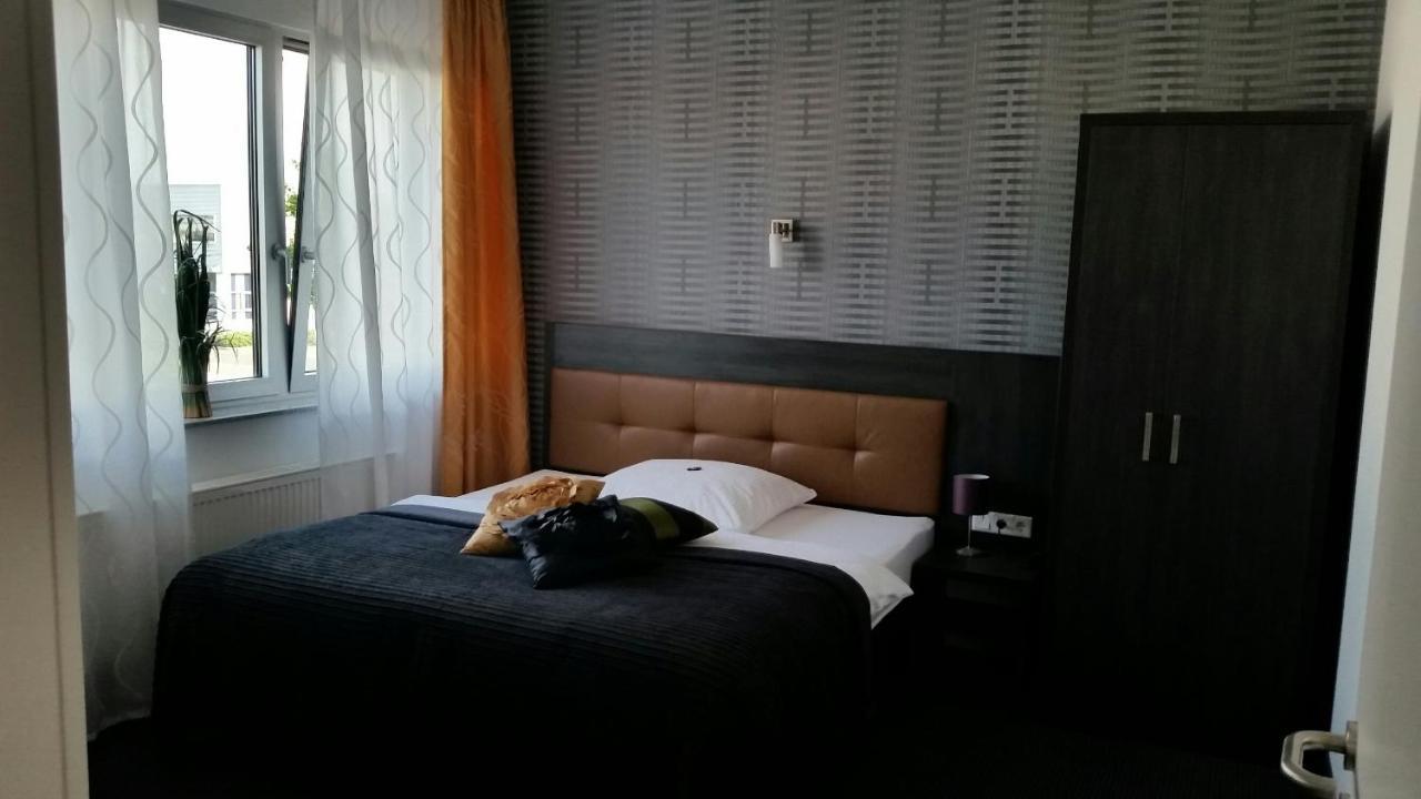 Appart-Hotel, Einsteinstrasse Herzogenaurach Exteriör bild